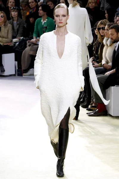 Look 29